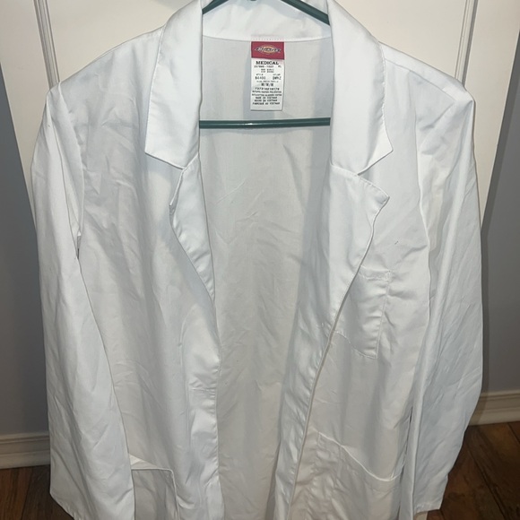 Lab coat! - Picture 2 of 7